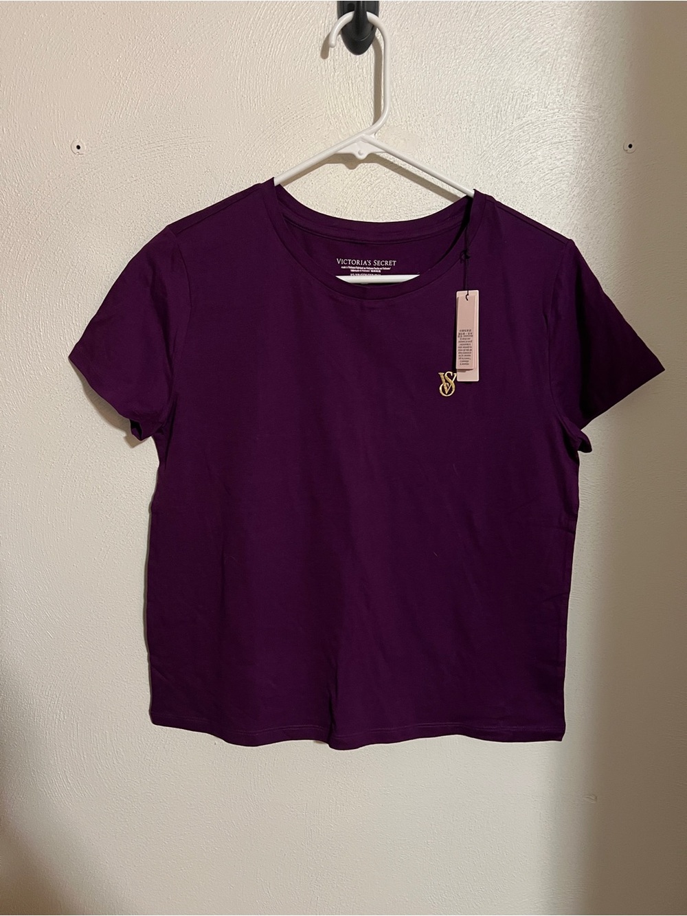 VICTORIA'S SECRET Classic Slightly Cropped Casual Logo T Shirt Purple Gold Sz XS